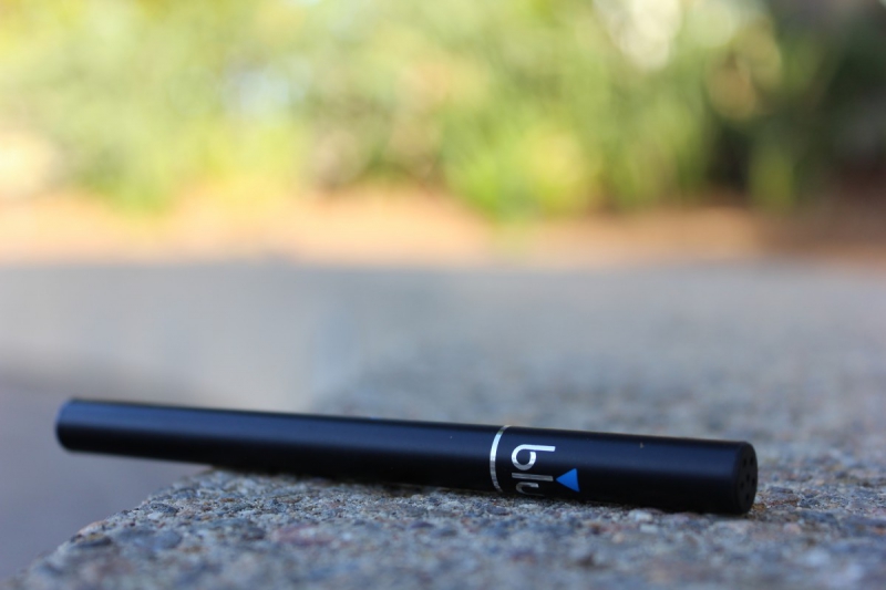 vente-LES MAYONS-min_e_cigarette_vaping_blu_cigs_blu_electronic_cigarette_tobacco_cigarette_smoke-637061